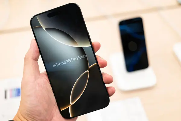 Apple Store上架对品牌价值的影响